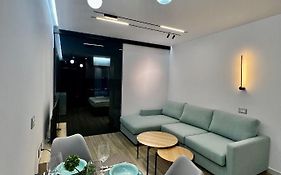 Deluxe Apartment Bllok