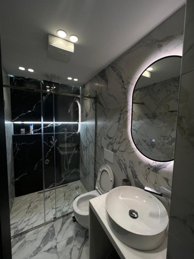 Deluxe Apartment Bllok Tirana Exterior photo
