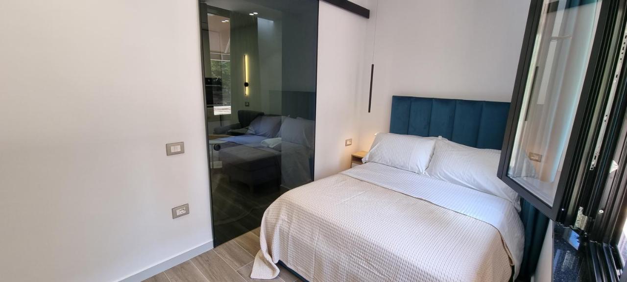 Deluxe Apartment Bllok Tirana Exterior photo