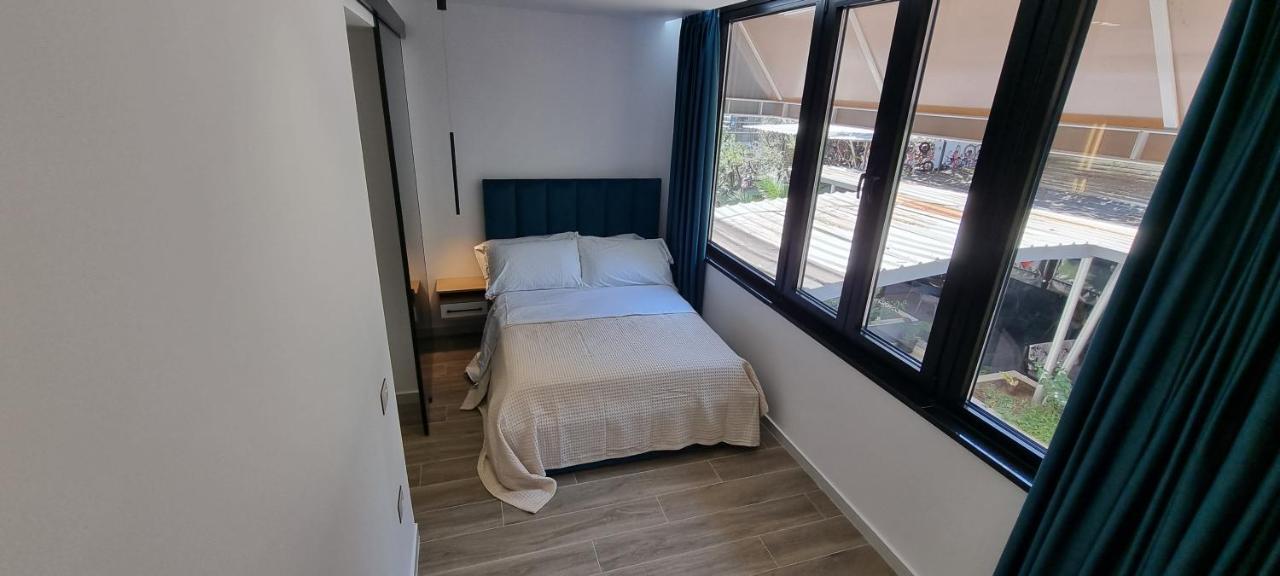 Deluxe Apartment Bllok Tirana Exterior photo