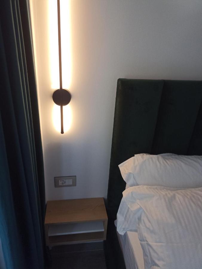 Deluxe Apartment Bllok Tirana Exterior photo